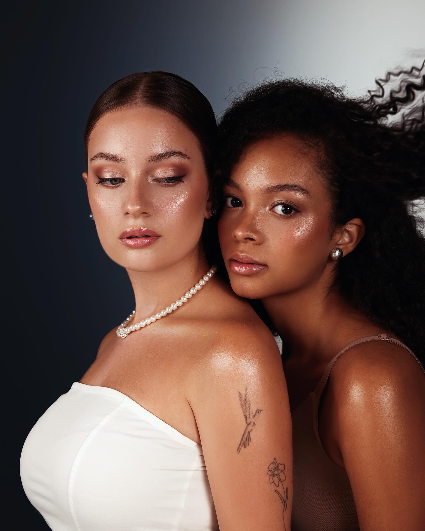 Beauty-Portrait von zwei Frauen